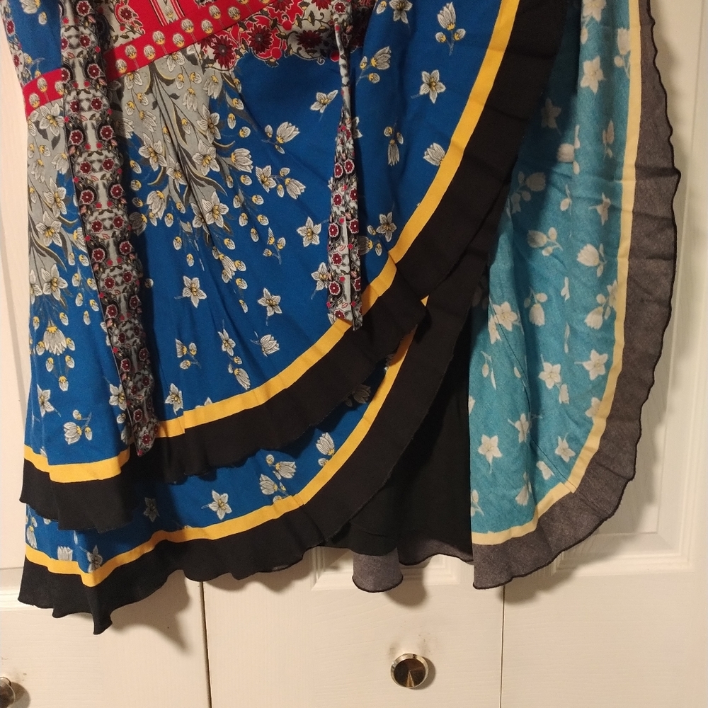 Alice + Olivia Moore Flutter Sleeve Dress - Picture 7 of 16